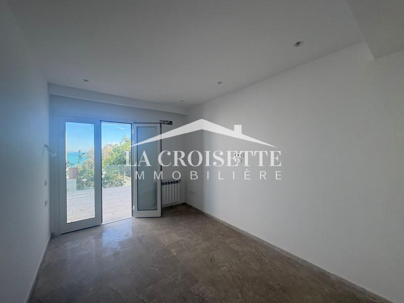 Villa S+3 avec piscine et vue sur mer à La Marsa